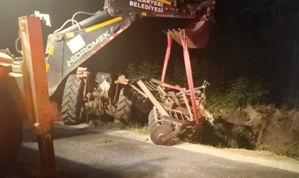 Bilecikte devrilen traktörün altında kalan sürücü hayatını kaybetti