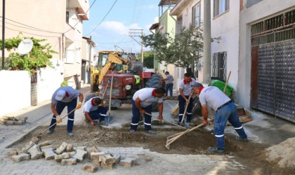 Burhaniyede yol çalışmaları tüm hızıyla devam ediyor