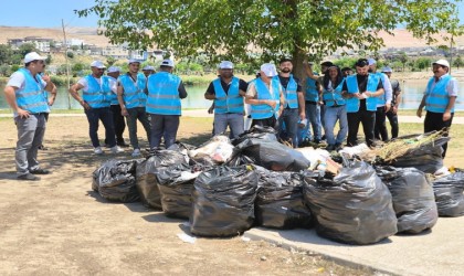 Cizrede denetimli serbestlik yükümlüleri parkları temizledi