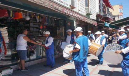 Davul- zurna ekibinden esnafa Kırkpınar daveti