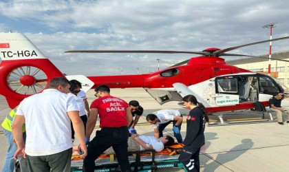 Dereye düşen çocuk ambulans helikopterle Vana sevk edildi