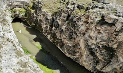 Doğal Kudret Köprüsü manzarasıyla hayran bırakıyor