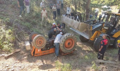 Emette devrilen traktörün altında kalan sürücü hayatını kaybetti