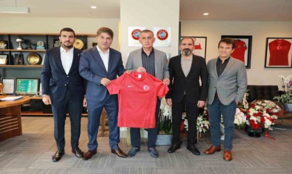Fenerbahçeden TFF Başkanı Hacıosmanoğluna ziyaret