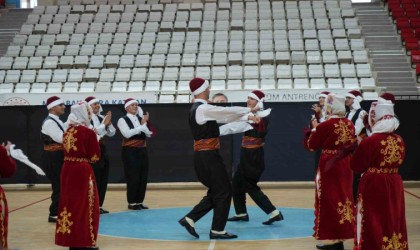 Genç yetenekler, halk oyunlarında hünerlerini sergiledi