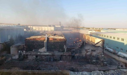 Hayrabolu OSBdeki yangında patlamaların yaşandığı kimya fabrikası çöktü