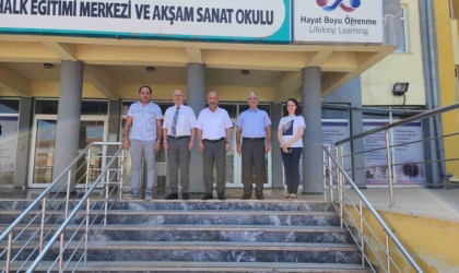 HEM, toplumun her kesimine hitap eden eğitim programları ile önemli bir hizmet sunuyor