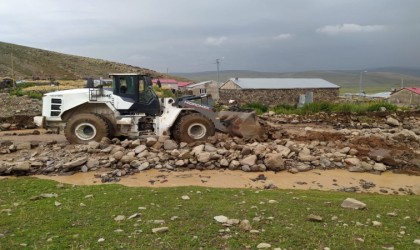 Iğdırda şiddetli yağmur sonrası köylerde sel yaşandı