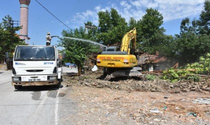 İnönüde metruk evlerin yıkımı başladı