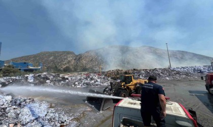 Isparta İtfaiyesi, Sökedeki yangın söndürme çalışmalarına destek veriyor