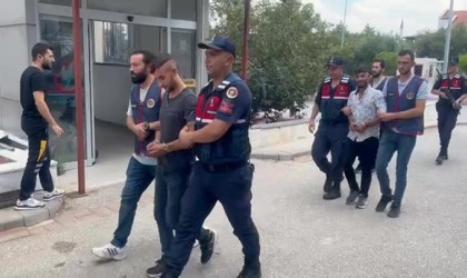 Jandarma sosyal medyadan video paylaşan hırsızları ‘Yapıştırdı