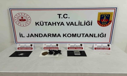 Jandarmadan uyuşturucu operasyonu, 3 kişi tutuklandı