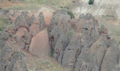 Karsın peri bacaları görenleri hayran bırakıyor