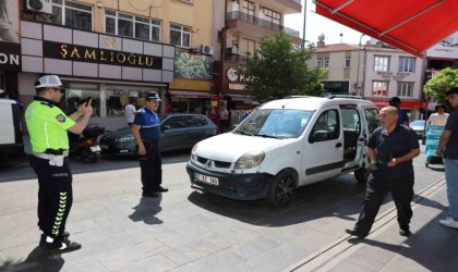 Kırıkkalede polis ve zabıtadan denetim: Hatalı park yapanlara ceza yağdı