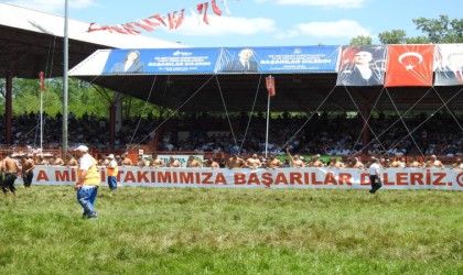 Kırkpınarda başpehlivanlardan A Milli Futbol Takımına destek