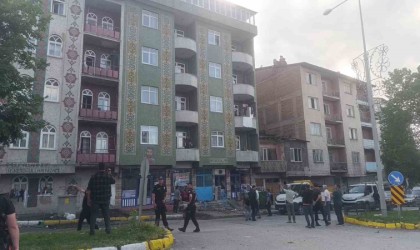 Mahallede husumetli aileler birbirine girdi: 3 yaralı, 7 gözaltı