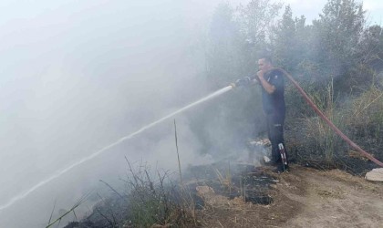 Makilik alana bırakılan çöplerin neden olduğu yangına muhtar isyan etti: “Önce çöp döküyorlar, sonra yakıyorlar”