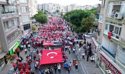 Mersinde 15 Temmuz anma yürüyüşü düzenlendi, demokrasi nöbeti tutuldu