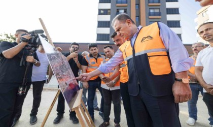 Mersinde Büyükşehir Belediyesinin yol yapım çalışmaları sürüyor