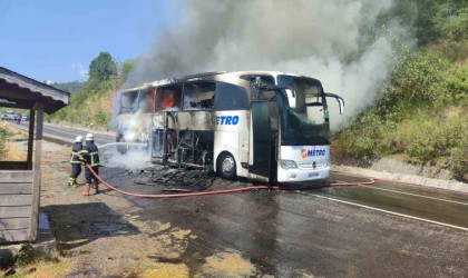 Metro Turizmin Mercedes marka otobüsü alev alev yandı