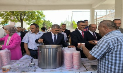 Niğde Şehit Aileleri Derneğinden aşure ikramı