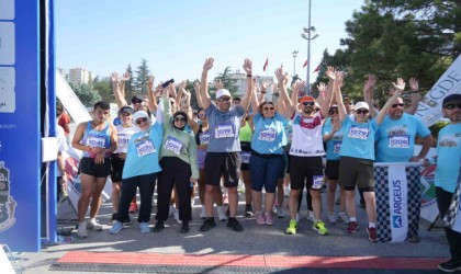 Niğdede şehit Ömer Halisdemir anısına yarı maraton düzenlendi