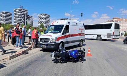 Otomobil ile çarpışan sürat motorunun sürücüsü yaralandı