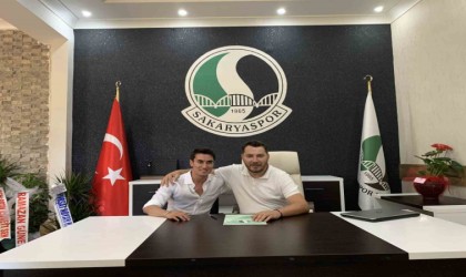 Sakaryaspor, Cebrail Karayeli kadrosuna kattı