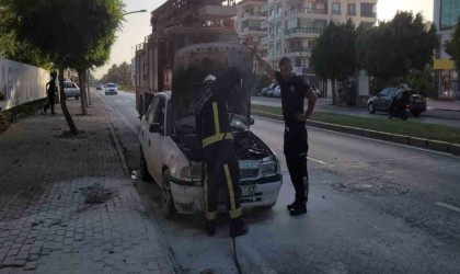 Seyir halendeyken yanan otomobil söndürüldü