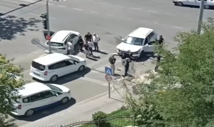 Siirtte maddi hasarlı trafik kazası