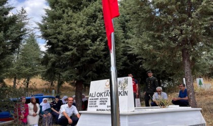 Simavda şehit asker Oktaytekin, mezarı başında anıldı