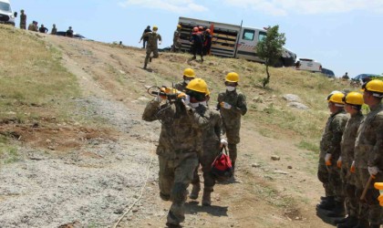 Şırnakta 600 Mehmetçik AFAD gönüllüsü olmak için eğitim alıyor