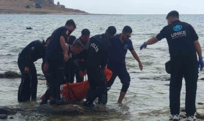 Van Gölünde 1 kişinin boğulduğu ihbarına giden ekipler 2 kişinin cansız bedenine ulaştı