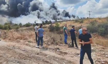 Yangına müdahale çalışmaları sürüyor: Birçok ilçeden itfaiye sevk edildi