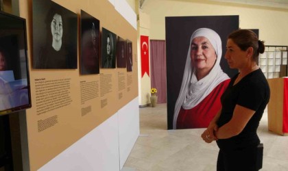 60 yıl önce Hollandaya göç eden Türk kadınlarının fotoğraf sergisi duygu dolu anlara sahne oldu