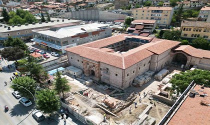 7 asırlık mavi çinileriyle ünlü Gök Medrese yeniden ayağa kalkıyor