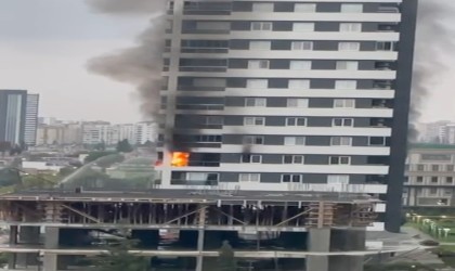 Adanada lüks apartmanda çıkan yangın korkuttu