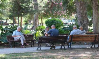 Adanada termometreler 41 dereceyi gösterirken hissedilen sıcaklık 50 dereceyi buldu