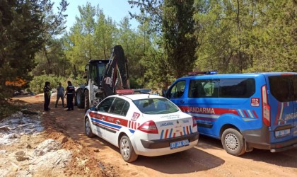 Antalyada orman yangınına neden olacak atık ve çöpler temizlendi