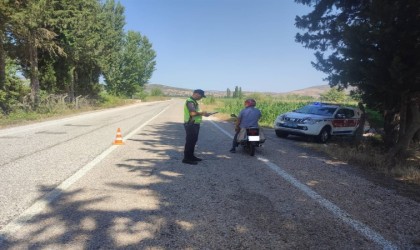 Balıkesirde jandarmadan trafik denetimi: 16 araç trafikten men