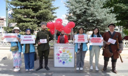 Bayburt Çocuk Hakları İl Komitesi üyesi çocuklardan 30 Ağustos Zafer Bayramı farkındalık etkinliği