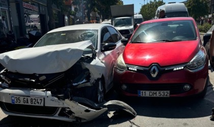 Bilecikte 5 aracın karıştığı zincirleme trafik kazasında 1 kişi yaralandı