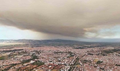 Boludaki orman yangınının dumanı Eskişehir semalarını kapladı, vatandaşlar panik yaşadı