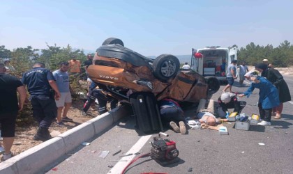 Burdurda otomobiller çarpıştı, takla atan araçtaki 2 kişi yaralandı