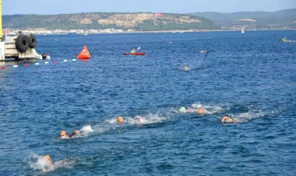 Çanakkale Boğazında yüzme yarışması düzenlendi