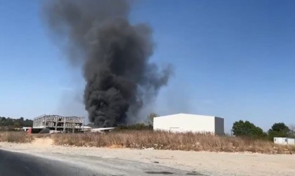 Çerkezköyde geri dönüşüm tesisinde yangın: Dumanlar gökyüzünü kapladı