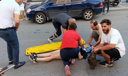 Cipin açılan kapısına çarpan motosiklet sürücüsü saniyelerle ölümden döndü