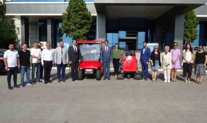 ÇOMÜye Daha Yeşil Sürdürülebilir Bir Üniversite sloganıyla 2 elektrikli araç kazandırıldı