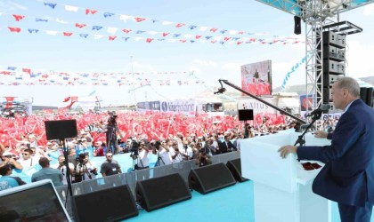 Cumhurbaşkanı Erdoğan: Terör sopasıyla siyasetin dizayn edildiği, toplumun hizaya sokulduğu, ülkemize istikamet çizildiği günler geride kalmıştır