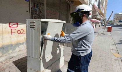 Dicle Elektrik Şanlıurfada 6 ayda kırılan 3 bin panoyu onardı